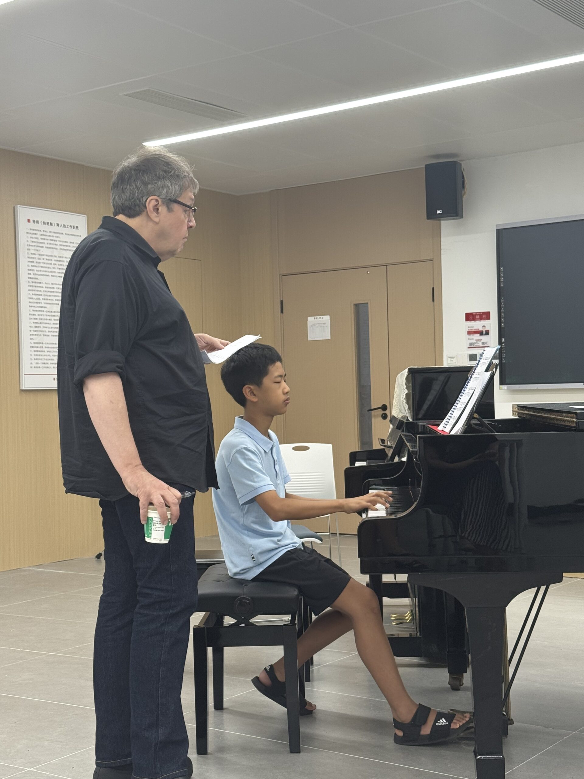 Attended the master class of Bruce Brubakerd, the head of the Piano Department at the New England Conservatory of Music